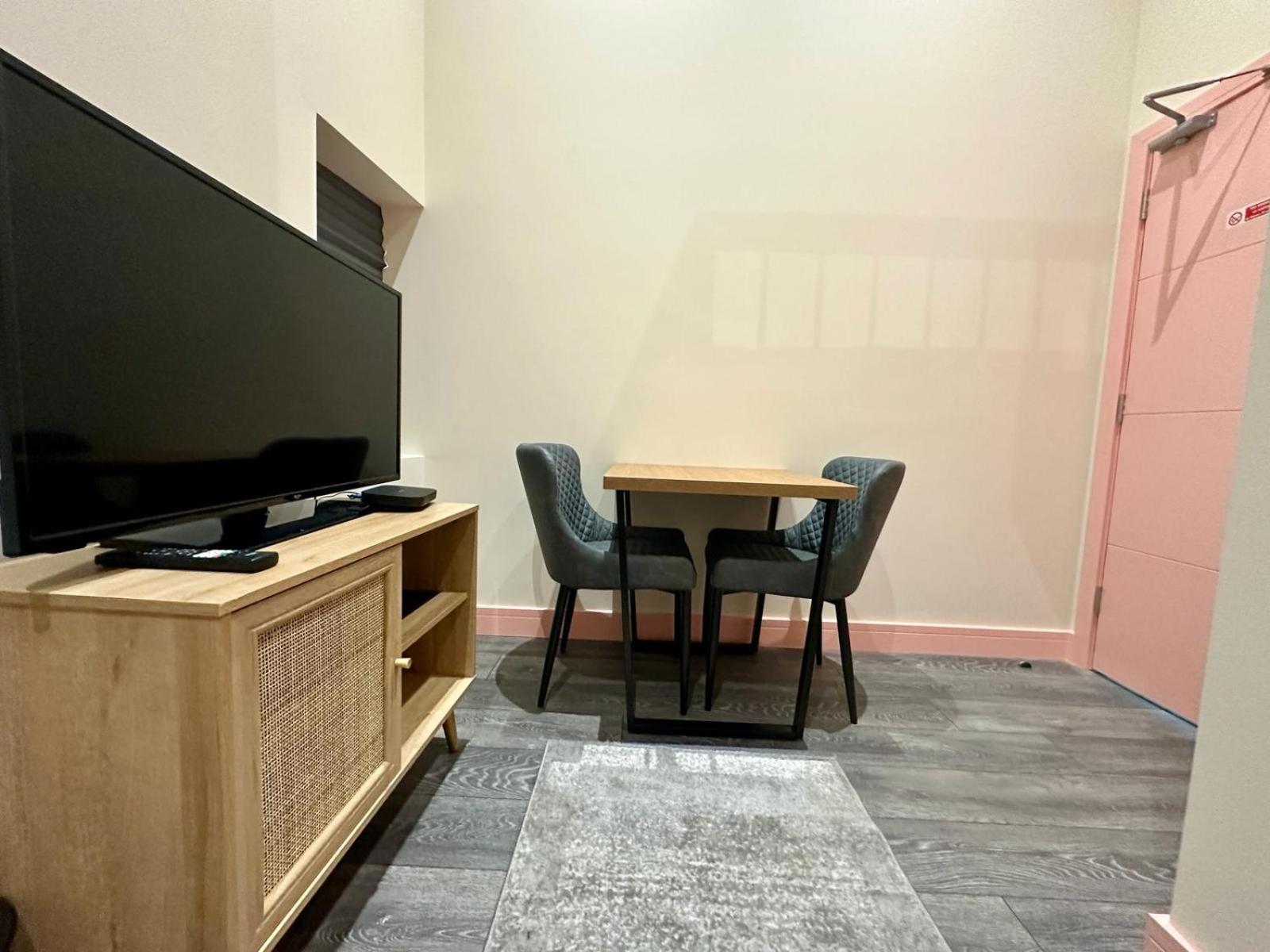 Cozy En-Suite Loft In Trendy Local 伦敦 外观 照片