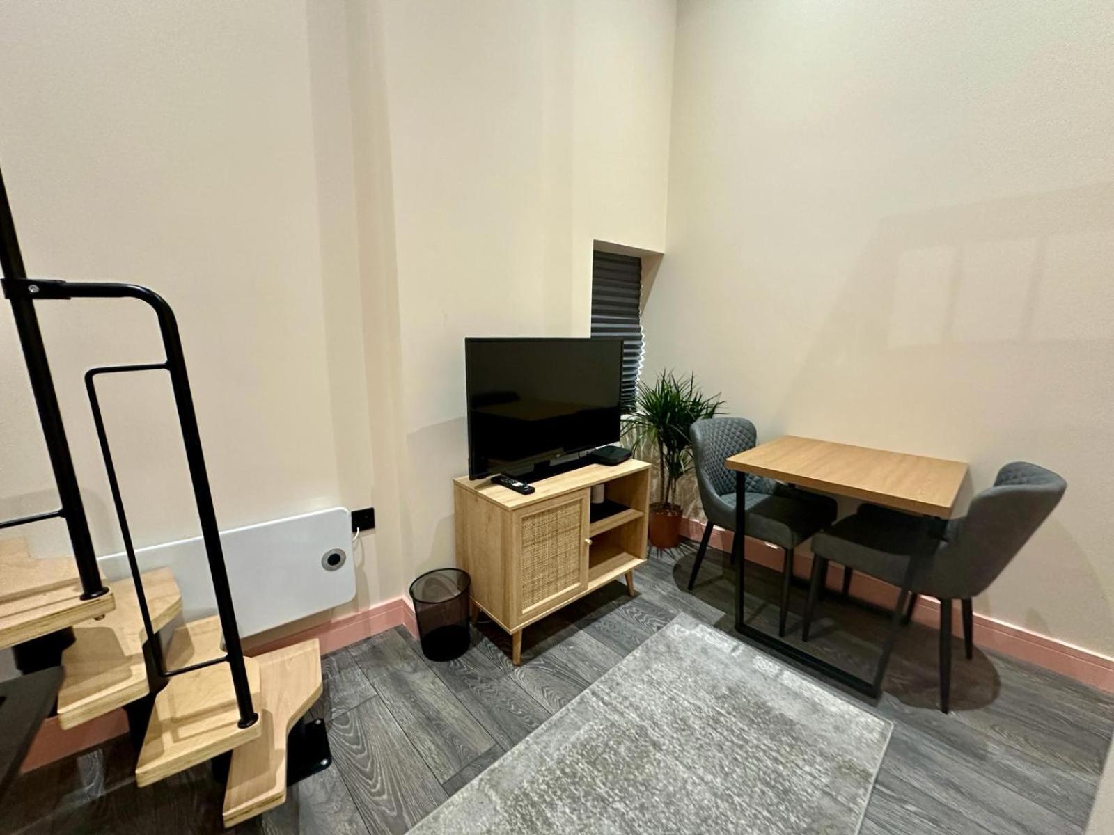 Cozy En-Suite Loft In Trendy Local 伦敦 外观 照片